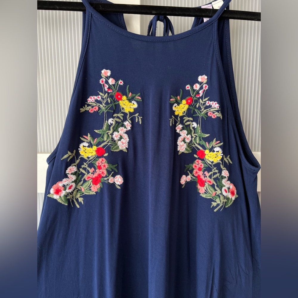 EUC Francesca’s A-Line Navy Embroidered Dress